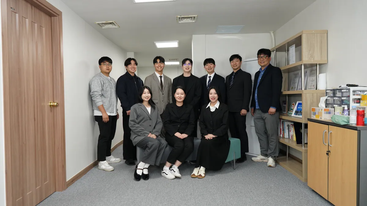 케이비자 직원 단체 사진